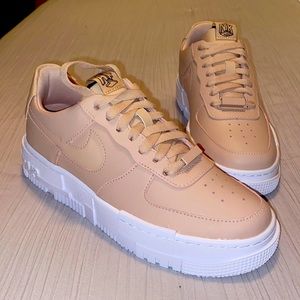 WOMEN'S NIKE AIR FORCE 1 PIXEL CASUAL SHOES